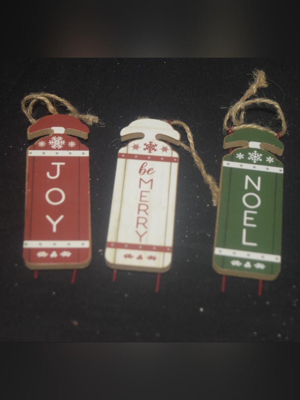 Source Unknown Red, White & Green Wooden Sled Ornament Set